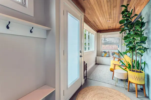 17 Claybrooke ST, Toronto W04, ON M6M 3P6