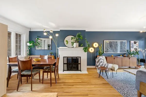 2086 Blossom DR, Alta Vista And Area, ON K1H 6G8