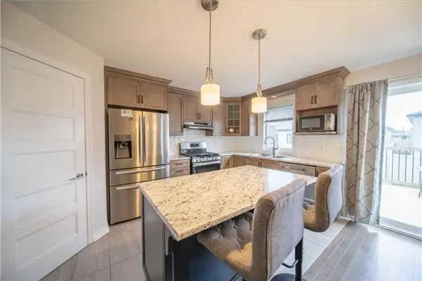 304 Belfort ST, Russell, ON K0A 1W0