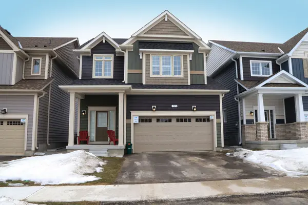 295 McEachern LN, Gravenhurst, ON P1P 0H8