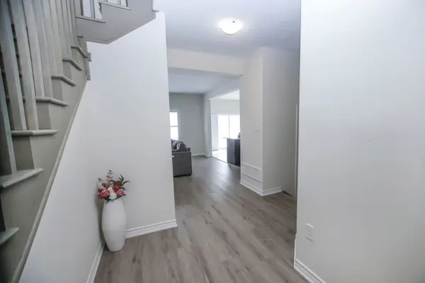 295 McEachern LN, Gravenhurst, ON P1P 0H8