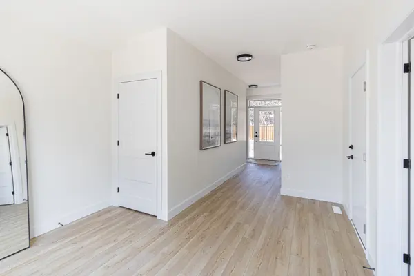 233 Upper Queen ST #2, Thames Centre, ON N0M 2P0