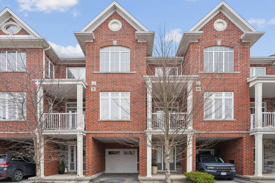 181 Plains RD W #29, Burlington, ON L7T 0B1