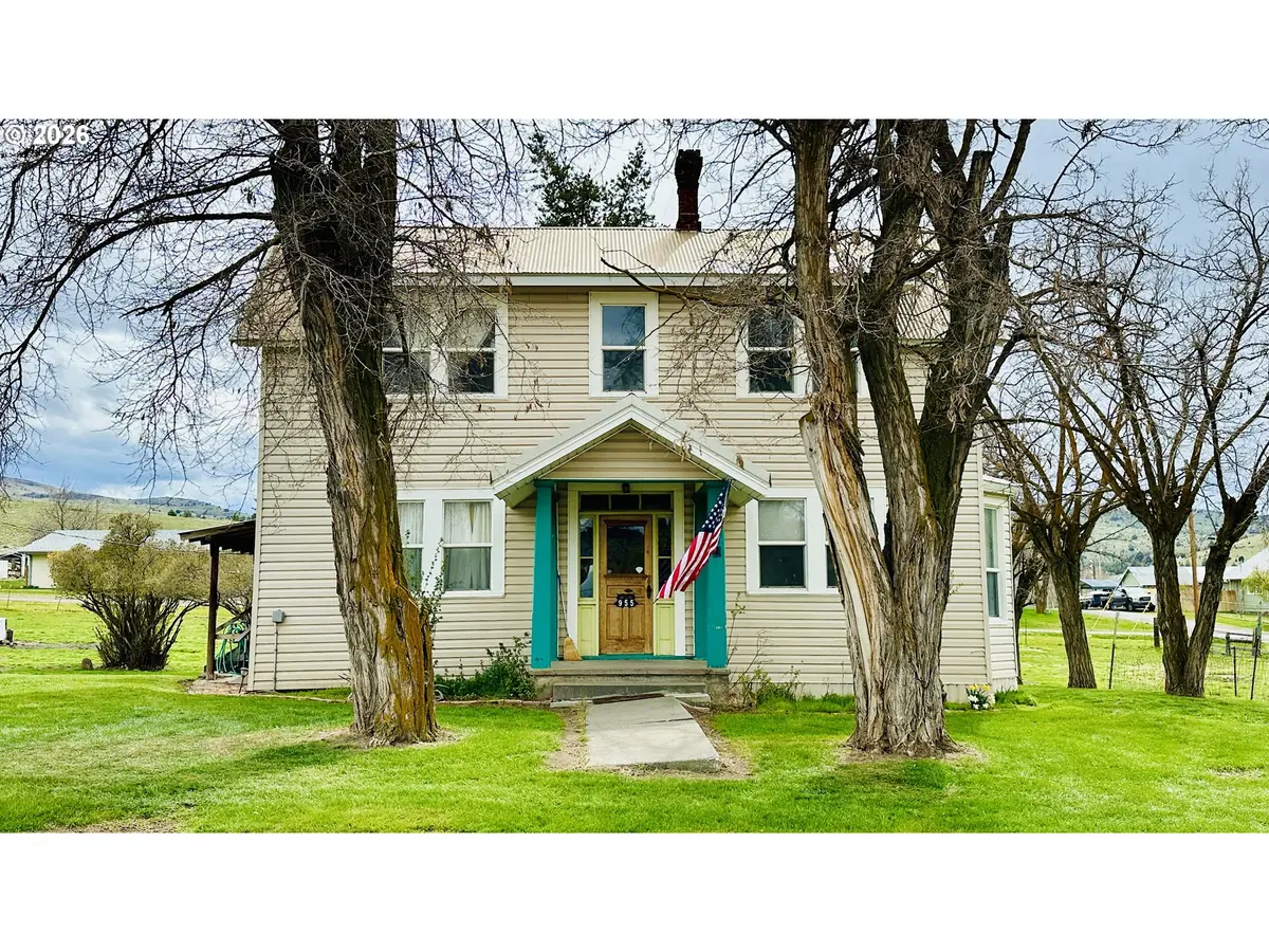 955 B ST, Fossil, OR 97830