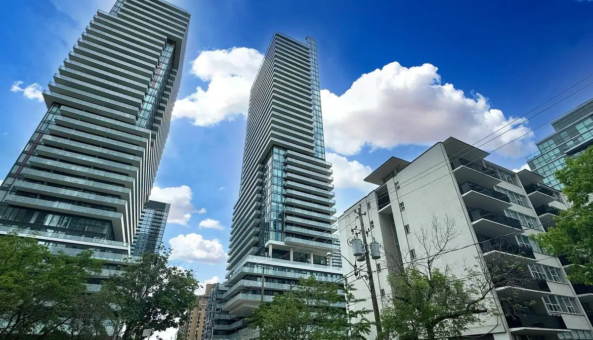 161 Roehampton AVE #1502, Toronto C10, ON M4P 1P9