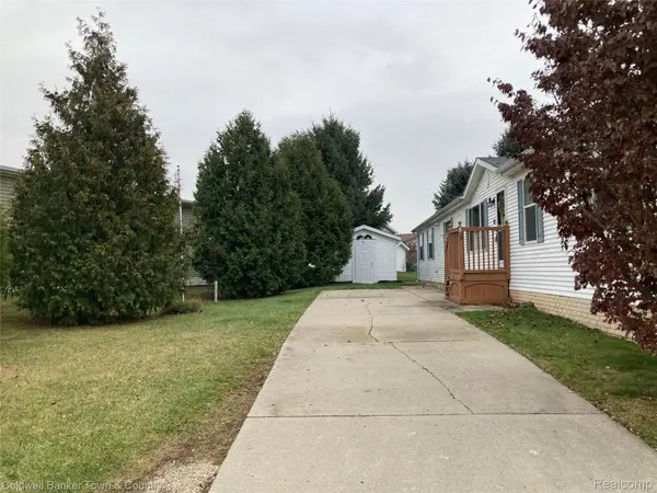 9740 Russell ST, Salemtownship_washtenaw, MI 48167