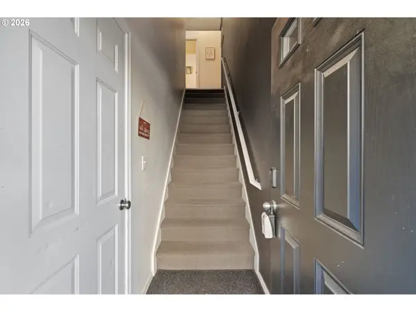 87858 E CREEK RIDGE RD, Government Camp, OR 97028