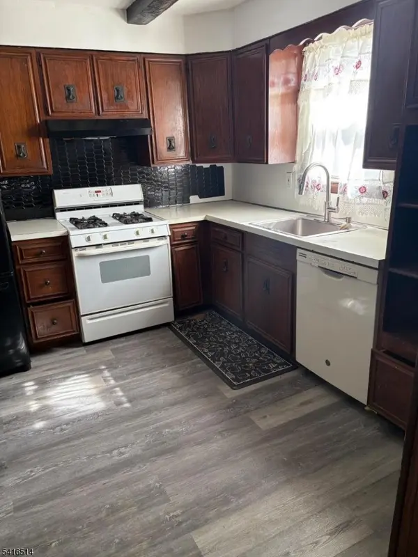 30 Cedar St, Hillside Twp., NJ 07205