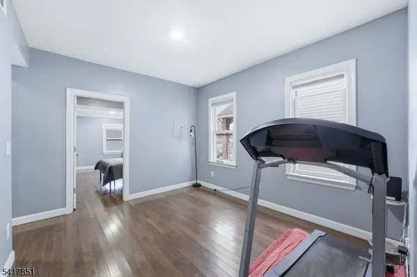 757 Thomas St, Elizabeth City, NJ 07202