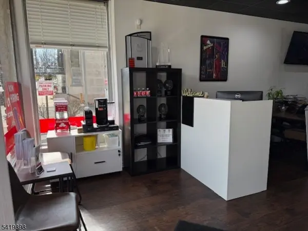 574 Pompton Ave, Cedar Grove Twp., NJ 07009