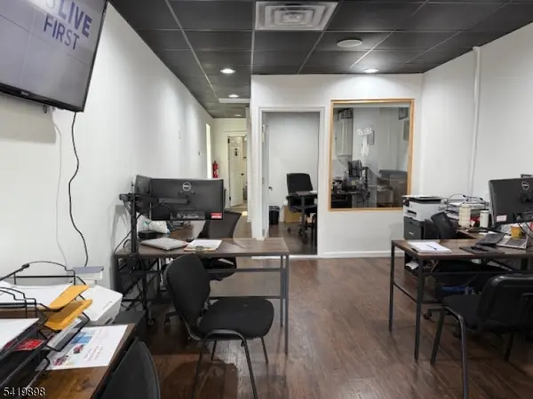 574 Pompton Ave, Cedar Grove Twp., NJ 07009