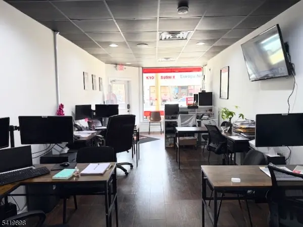 574 Pompton Ave, Cedar Grove Twp., NJ 07009