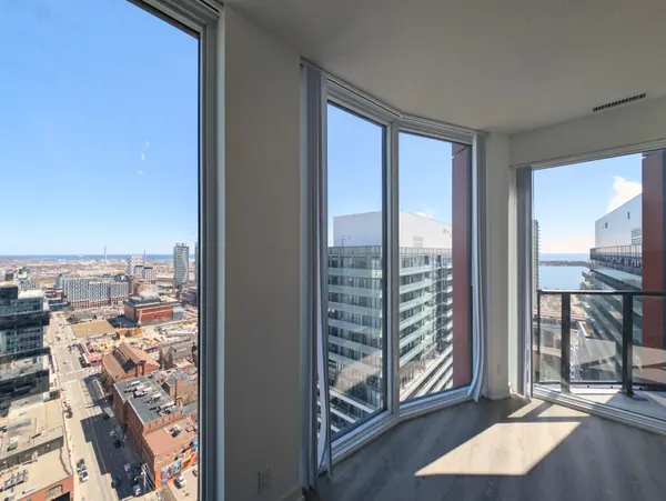 180 Front ST SE #3606, Toronto C08, ON M5A 0A9