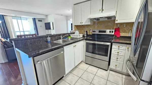 7 Lorraine DR #1516, Toronto C07, ON M2N 7H2