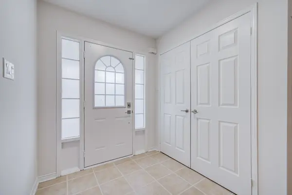 61 Bettina PL, Whitby, ON L1R 0E9