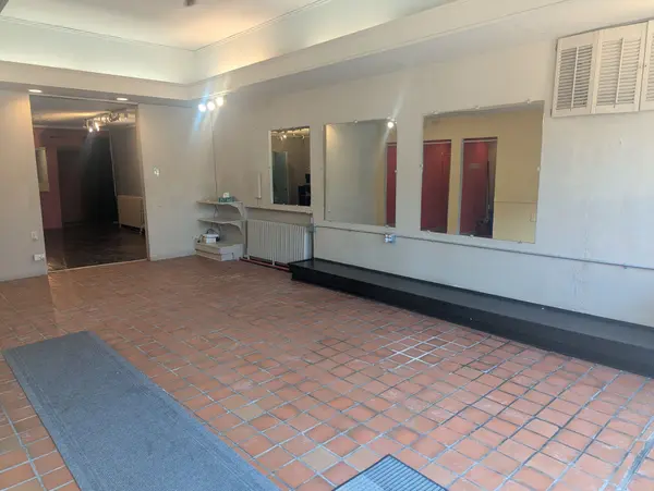 3A Chester AVE, Toronto E03, ON M4K 2Z8