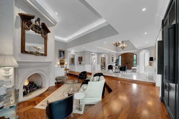 111 Manitou DR, King, ON L7B 1E7