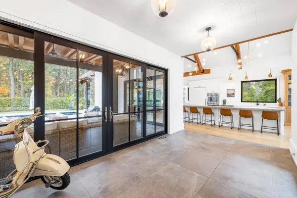 11 Sibbald CRES, Georgina, ON L0E 1R0