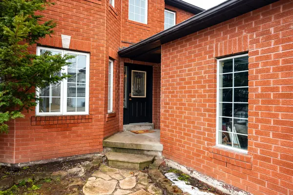 1101 Corrie ST, Innisfil, ON L9S 1T7