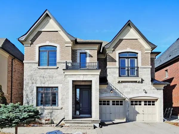 57 Strawbridge Farm DR, Aurora, ON L4G 0L2