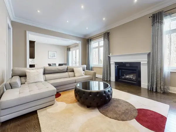 57 Strawbridge Farm DR, Aurora, ON L4G 0L2