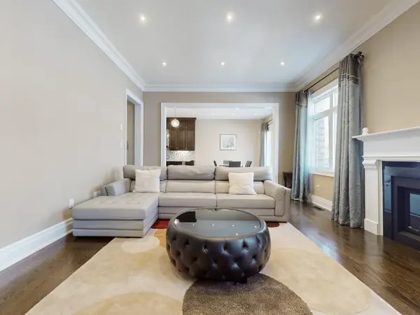 57 Strawbridge Farm DR, Aurora, ON L4G 0L2