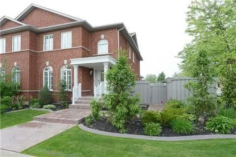 100 Castle Park BLVD, Vaughan, ON L4H 2R7