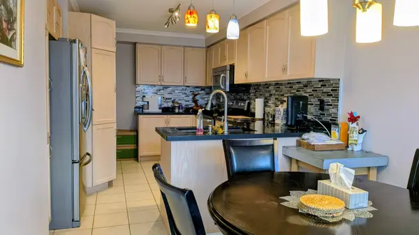 100 Castle Park BLVD, Vaughan, ON L4H 2R7