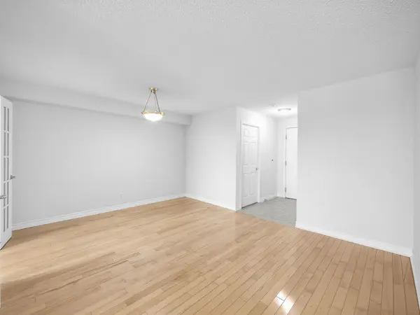 35 Kingsbridge Garden CIR #505, Mississauga, ON L5R 3Z5