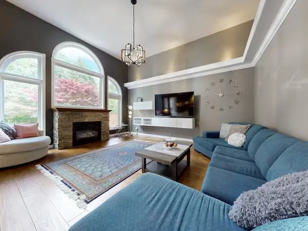 574 Sandbanks CRES, Waterloo, ON N2V 2K2