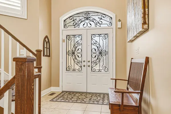 405 VALRIDGE DR, Hamilton, ON L9G 0B2