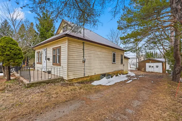 436 Frank ST, South Bruce Peninsula, ON N0H 2T0