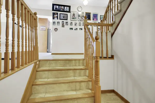 2876 Tresa CT, Blossom Park - Airport And Area, ON K1T 2H1