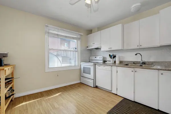 765 Springland DR #B, Billings Bridge - Riverside Park And Area, ON K1V 6L9