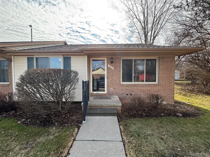 334 Fairgrove ST, Romeo Village, MI 48065