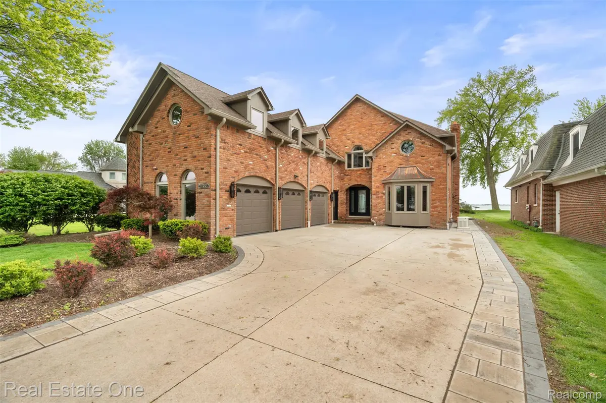 48556 Harbor DR, Chesterfield Twp, MI 48047