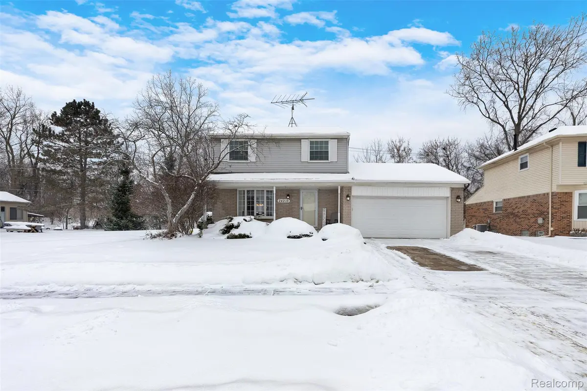 24210 Westpointe ST, Brownstown Charter Township, MI 48183