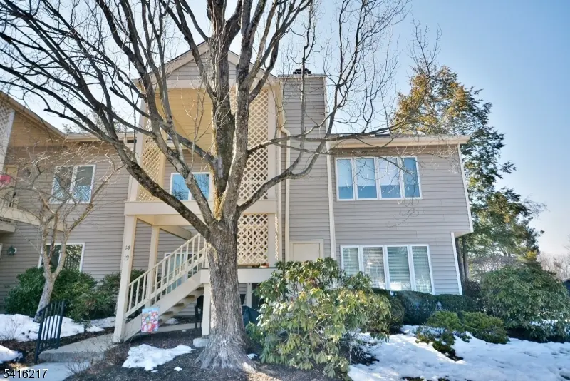 13 Troon Ter, Clinton Twp., NJ 08801