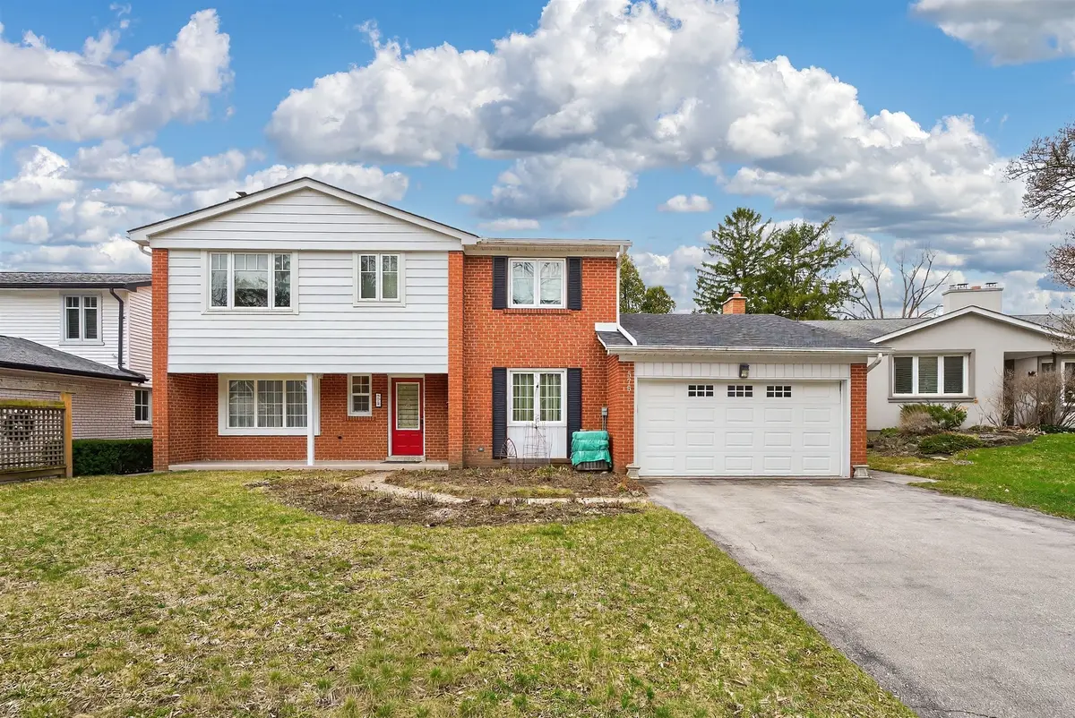 575 Patricia DR, Oakville, ON L6K 1M4