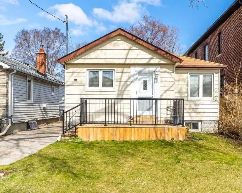 22 Albright AVE, Toronto W06, ON M8W 1X1