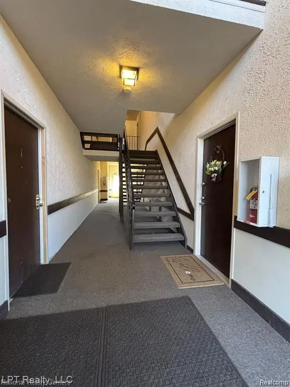 4973 E 10 Mile RD #8, Warren, MI 48091