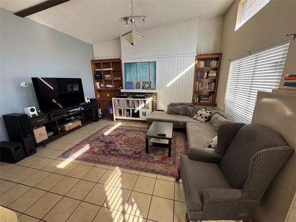 2714 McCart Avenue #2712, Fort Worth, TX 76110