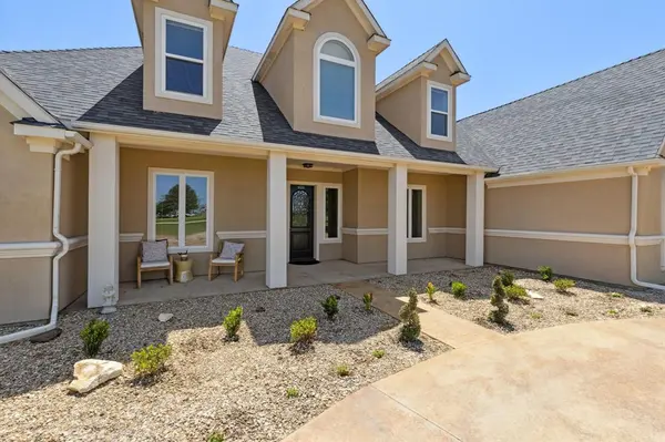 626 Scoggins Road, Tioga, TX 76271