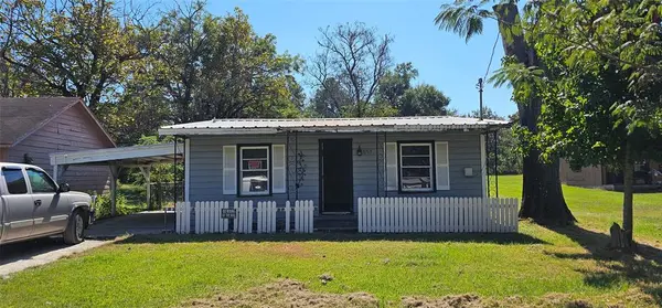 1713 W Frank Street, Grand Saline, TX 75140