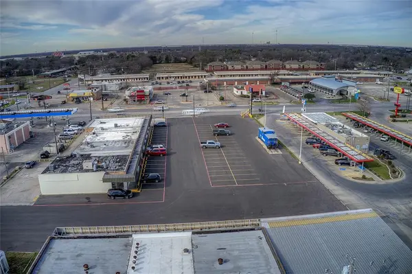 6305 Wesley Street, Greenville, TX 75402