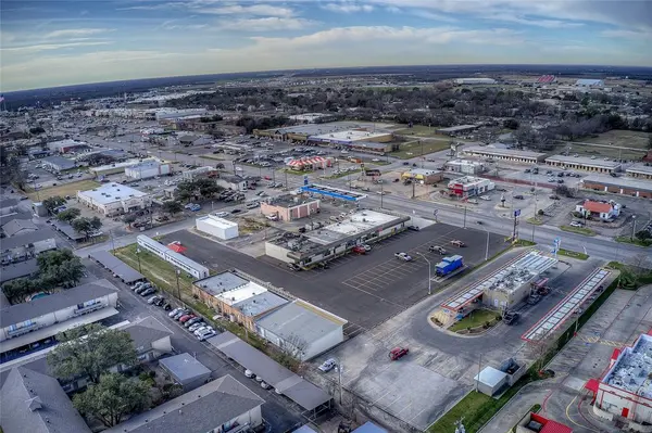 6305 Wesley Street, Greenville, TX 75402