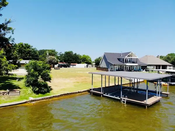 4111 Aztec Court,  Granbury,  TX 76048