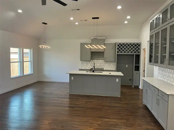 700 Hillburn Drive, West Tawakoni, TX 75474