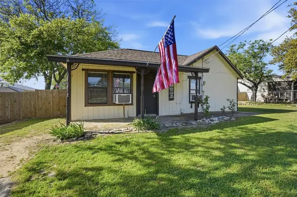 718 Narrow Street, Weatherford, TX 76086