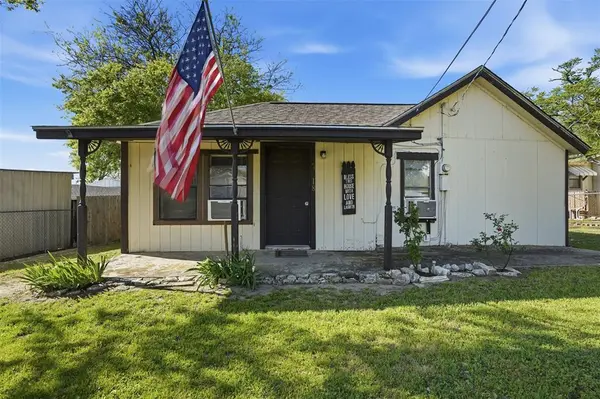 718 Narrow Street, Weatherford, TX 76086